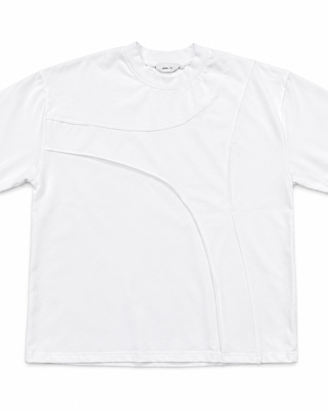 T-SHIRT CON RITAGLI